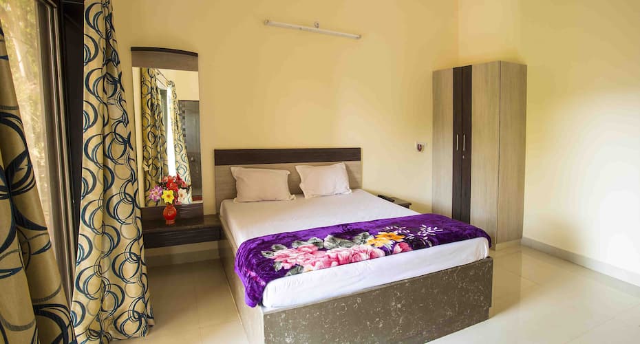Luxurious 4 Bedroom Bungalow in Panchgani, Panchgani 5