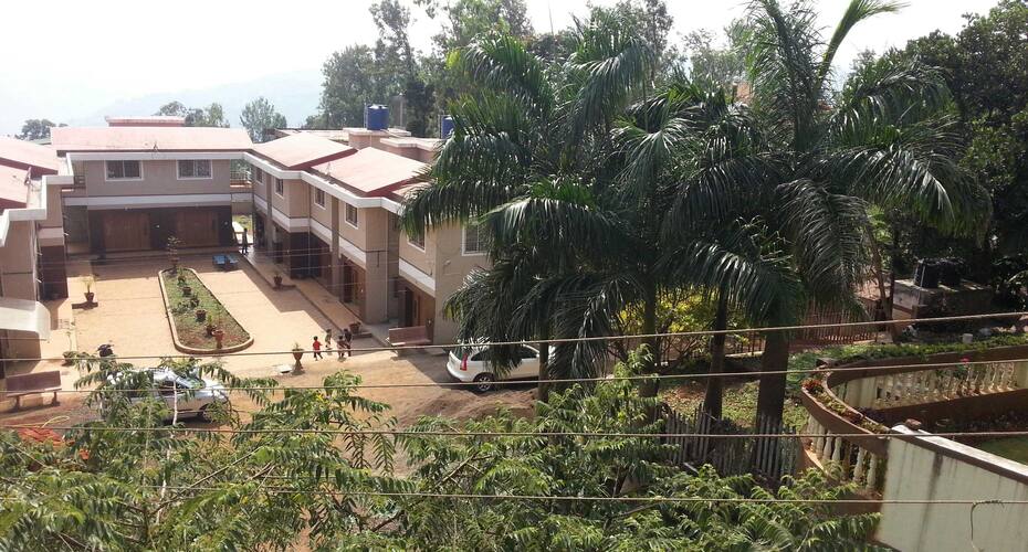 Three Bedroom Villa - Good for groups, Panchgani 1