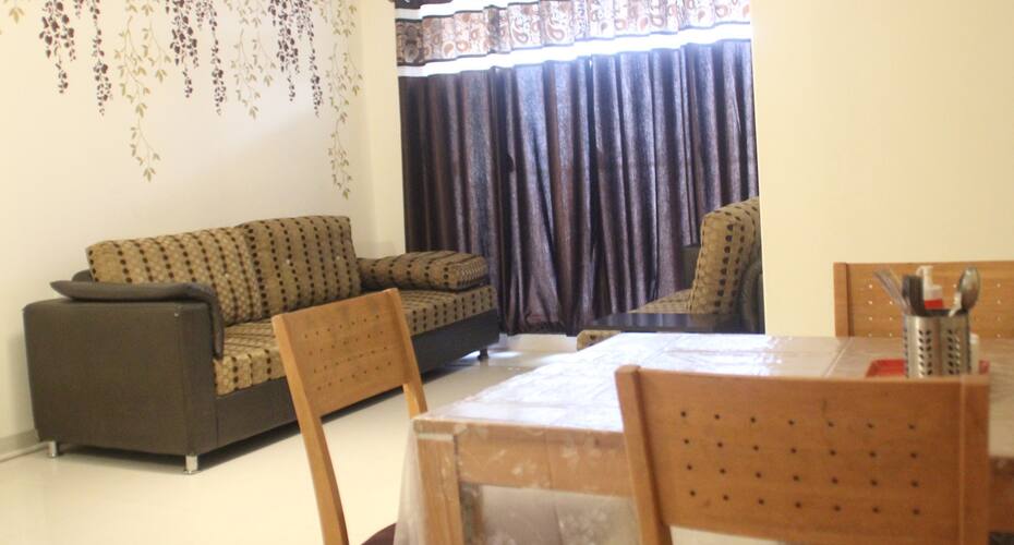 Serviced Apartment with Free Breakfast and Dinner, Mumbai 1