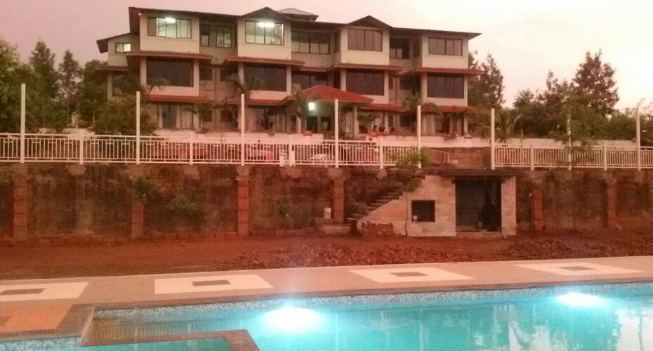 Super Deluxe A/C Room stay, Panchgani 5