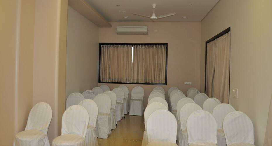 Hotel Sai Palace Ambajogai, Ambejogai 4