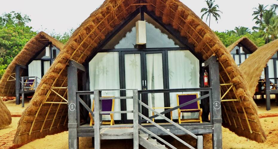Sea facing Air-condition Luxury Cottage, Vengurla 2