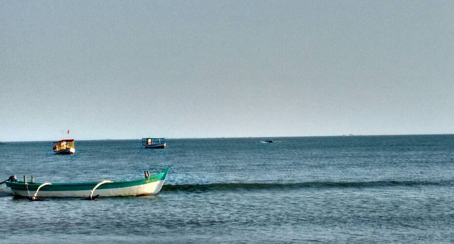 Sea facing Air-condition Luxury Cottage, Vengurla 5
