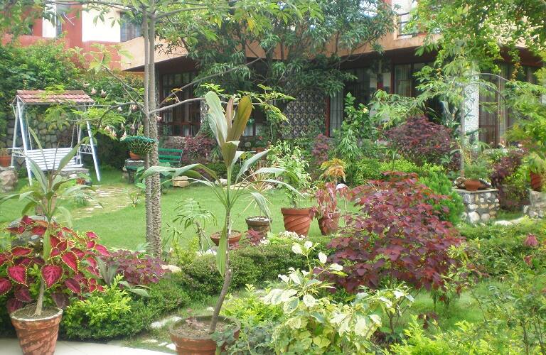 Garden and Hill View Villa Floor, Dehradun 3