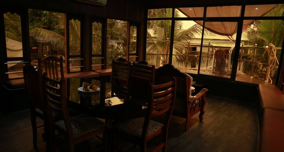MALAYALAM houseboat, Alleppey 4