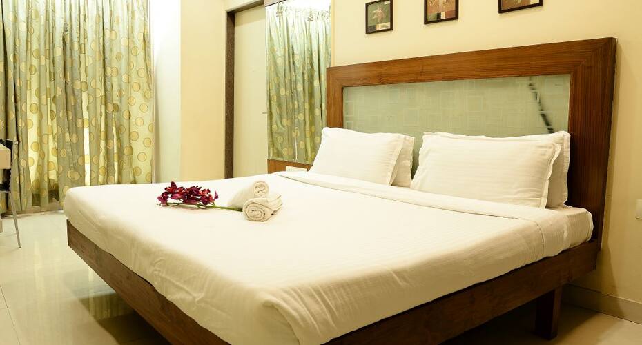 Seven Service Apartment, Mumbai 1