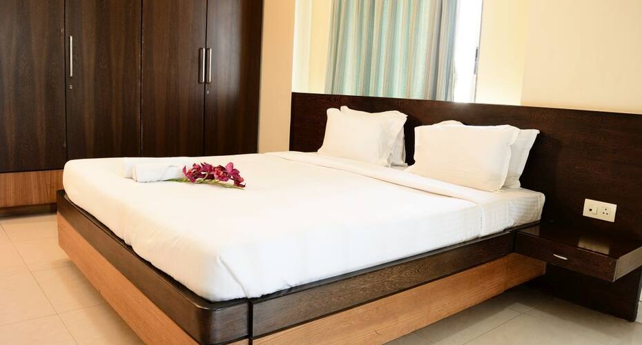 Seven Service Apartment, Mumbai 5