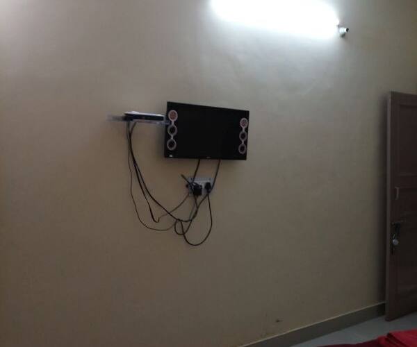 Hotel Urvashi, Srinagar Uk 4