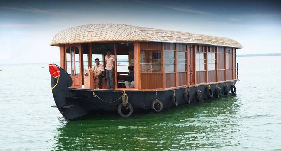 Rajadhani holidays houseboat 3, Kottayam 1