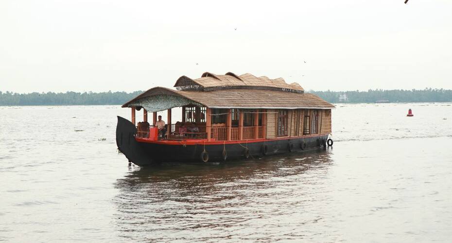 Rajadhani holidays houseboat 3, Kottayam 3