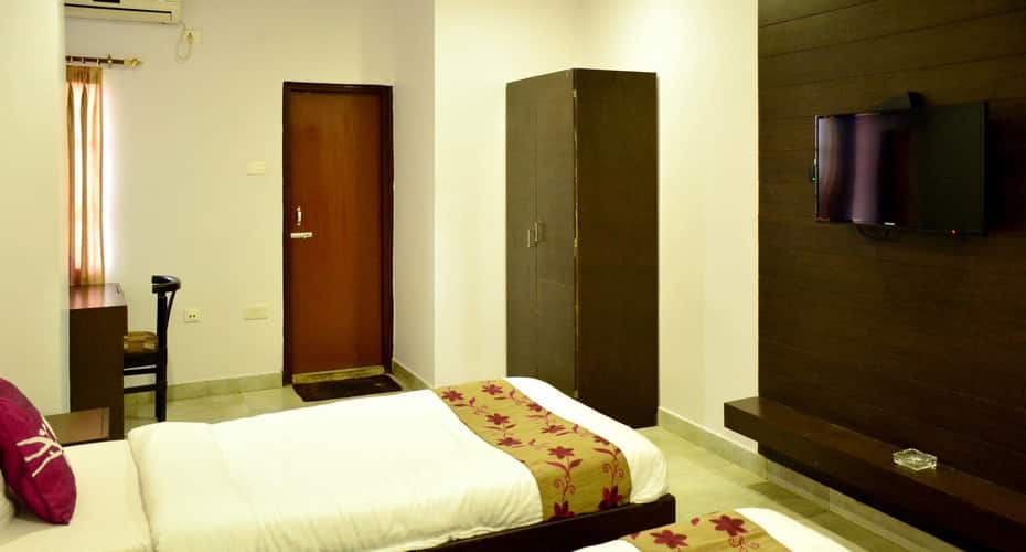 Hotel Arya Inn, Guwahati 4