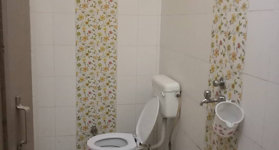 Hotel Love Kush, Srinagar Uk 3