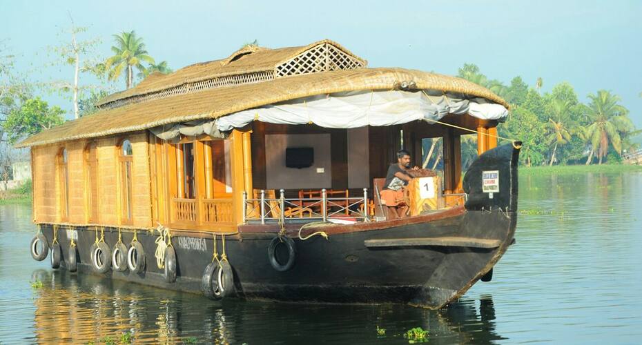 Sparrow holidays house boat 2, Kottayam 1