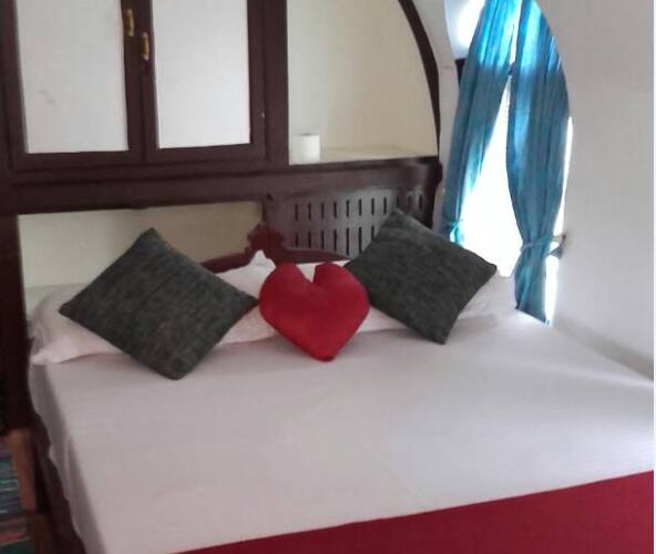 Sparrow holidays house boat 2, Kottayam 5