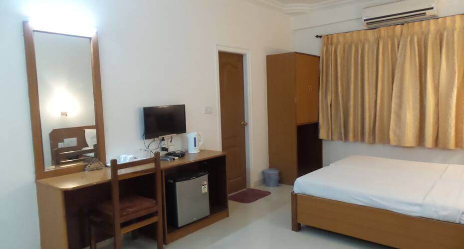 Lotus Super Deluxe, Goa, Goa 3