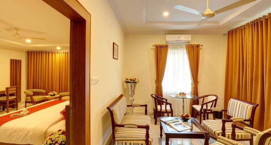 Floral Park Hotel, Kottayam 3