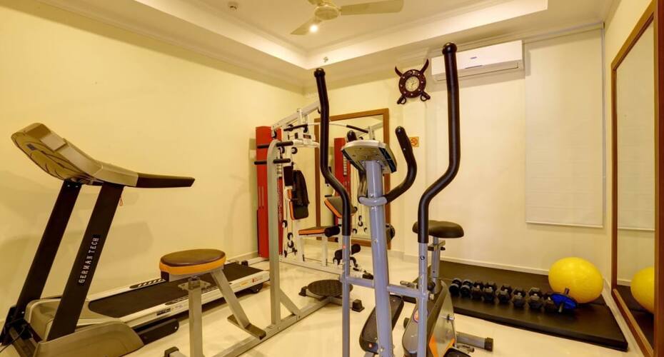 Floral Park Hotel, Kottayam 5