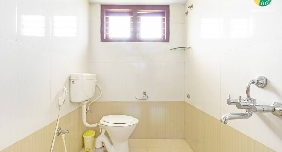 One-bedroom in a homestay for 3, Madikeri 4