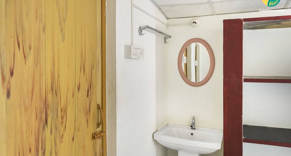 An idyllic stopover with a pool, ideal for a large group, Madikeri 4