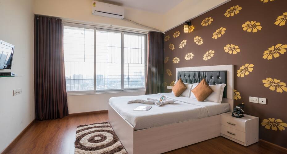 Contemporary Studio apartment near airport, Mumbai 1
