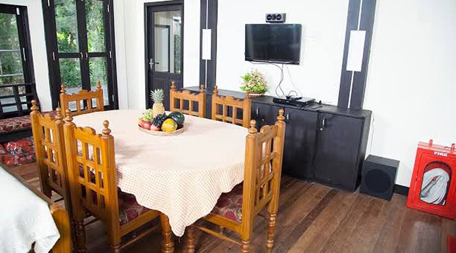 River Queen Luxury Three Bed Houseboat, Alleppey 3