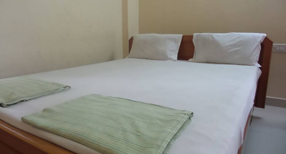 Tobin's Economic Stays, Goa 4