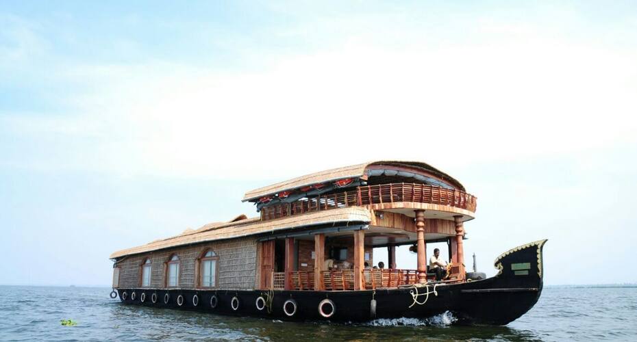 White House Houseboat, Alleppey 1