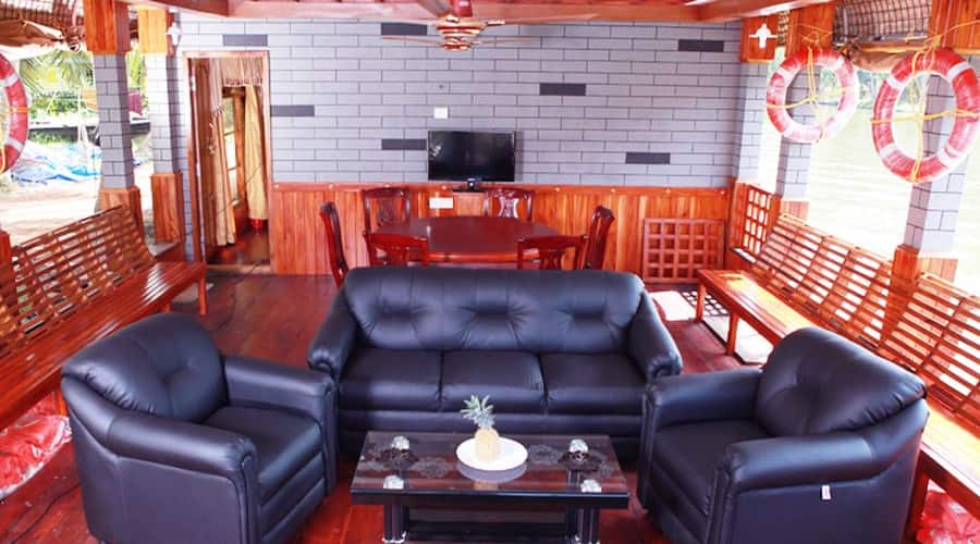 White House Houseboat, Alleppey 3