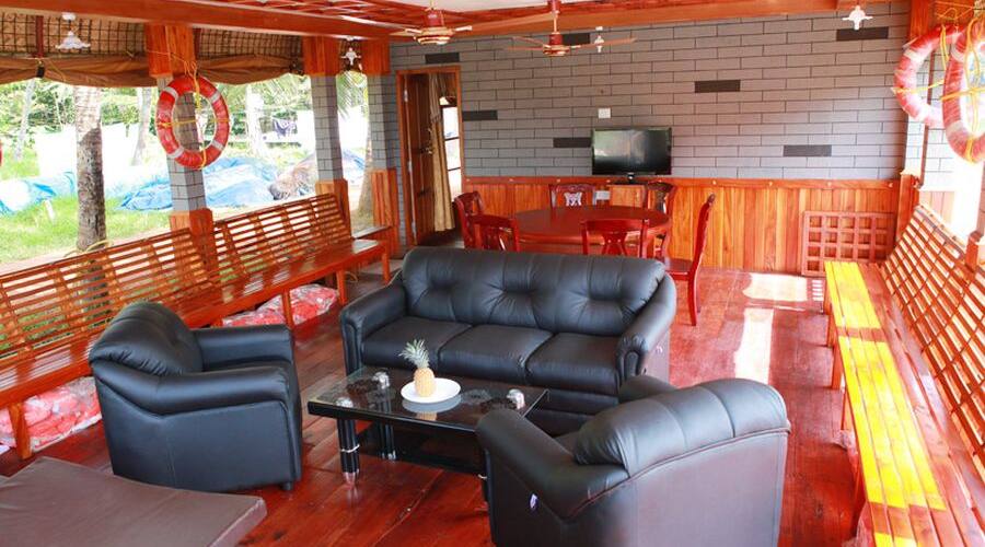White House Houseboat, Alleppey 5