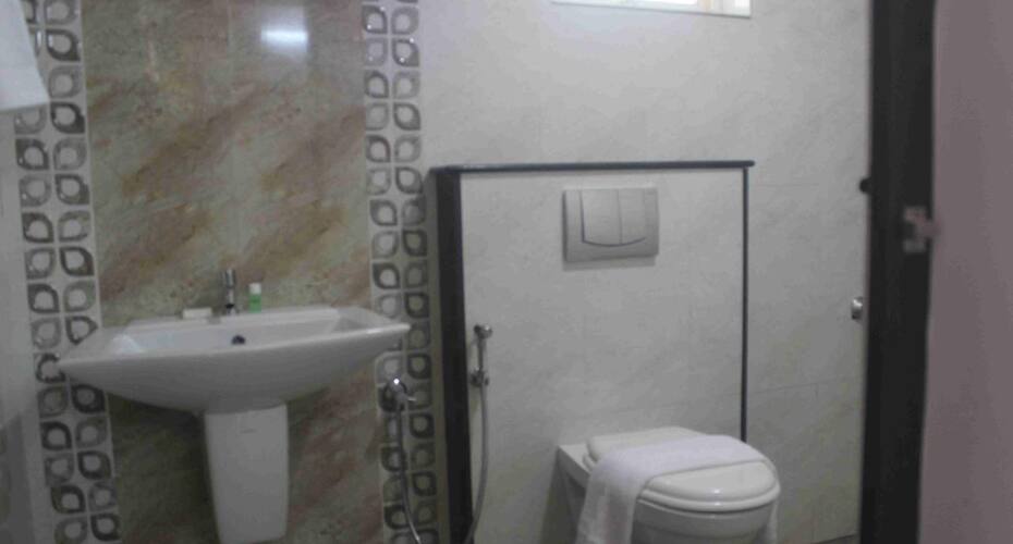 VR Inn Service Apartments, Kochi 5