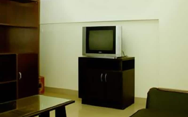 Apple Logic Stays, Kochi 4