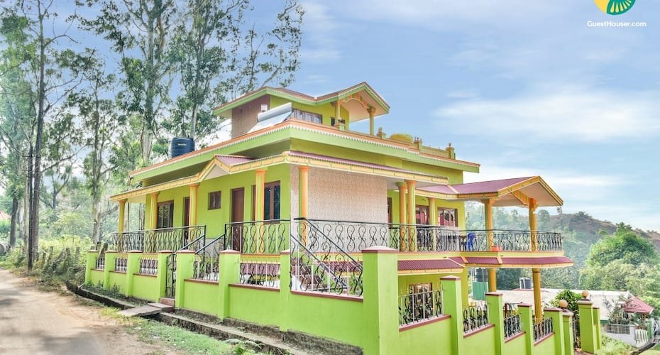 Four rooms for twelve, perfect for budget travellers, Madikeri 1