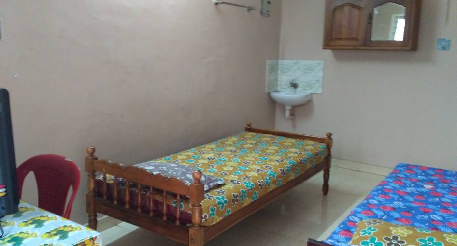Kizakambalam Tourist Home, Kochi 4