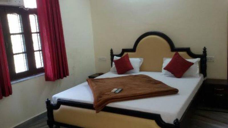 Hotel Classic Inn, Lansdowne 3