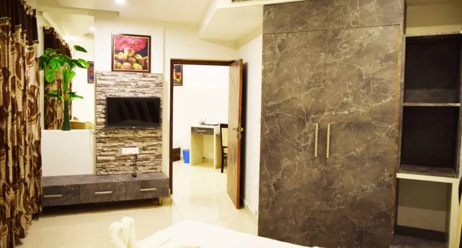 Hotel President, Chintpurni 5