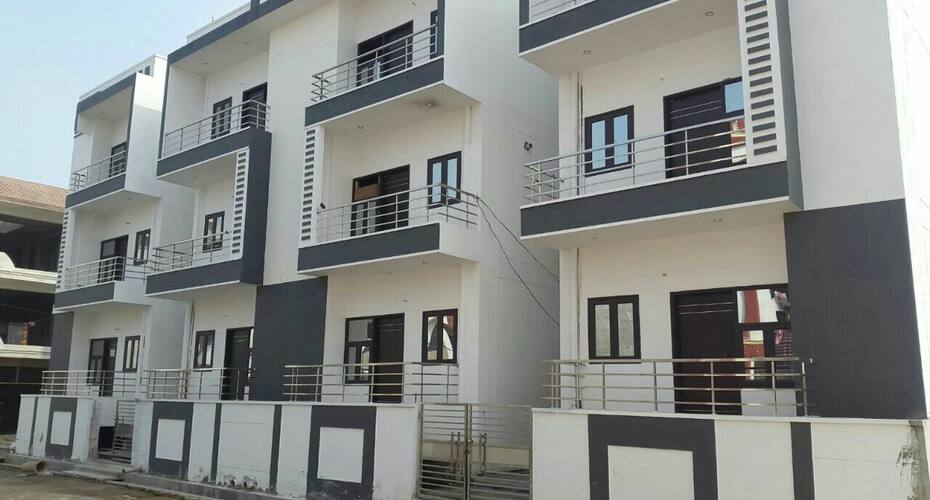 Studio Apartment near Prem Temple, Vrindavan 3