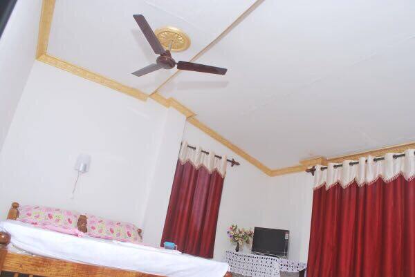 Vidhata Guest House, Shirdi 3