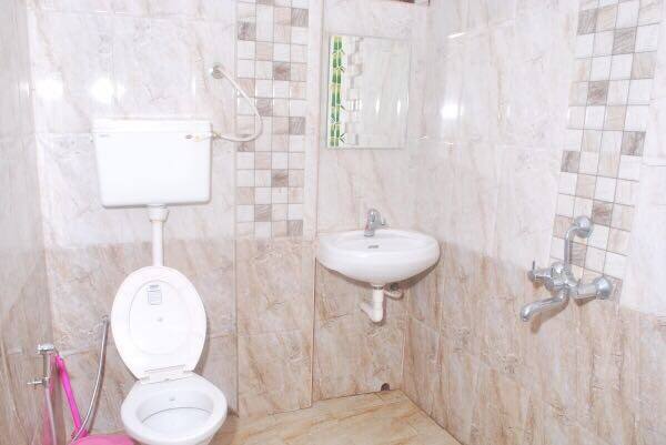Vidhata Guest House, Shirdi 4