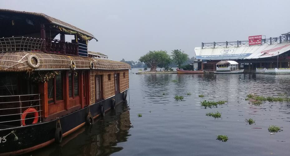 Surya house boat, Alleppey 1
