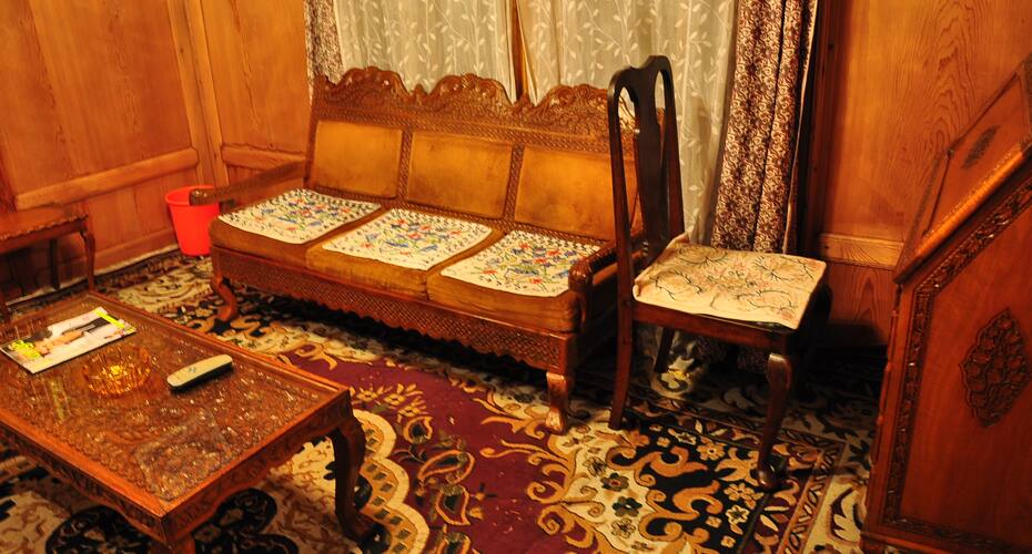 Umbrella House Boat, Srinagar 3