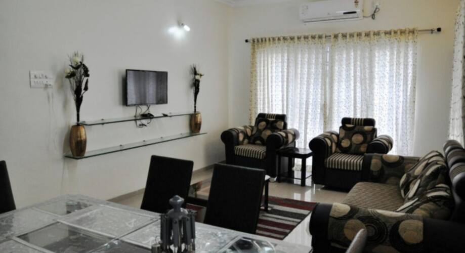 Kgn Service Apartment, Pune 3