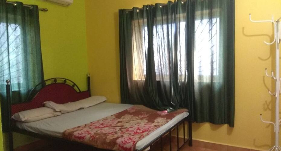 Johny's Deluxe Rooms, Goa 4