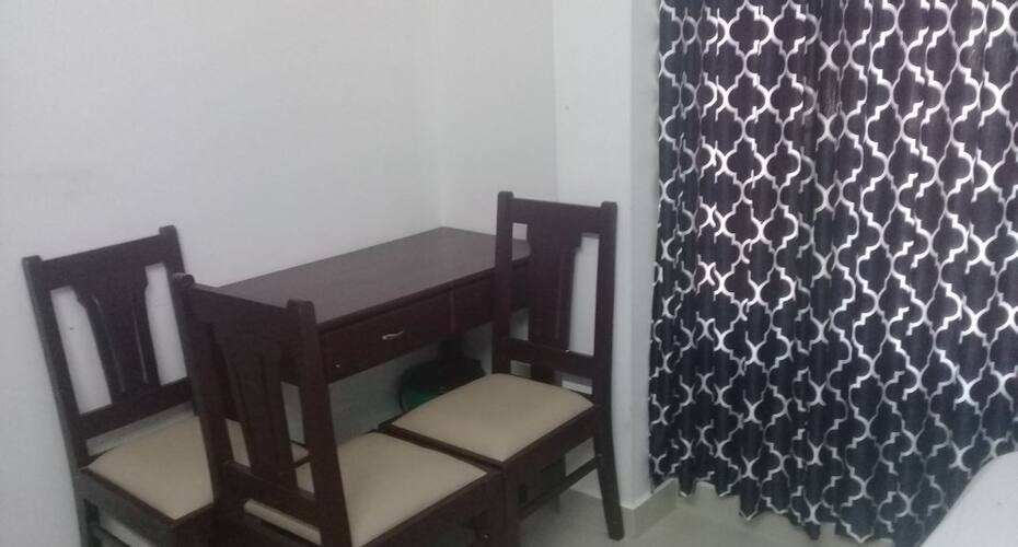 Zam's motel, Kochi 5