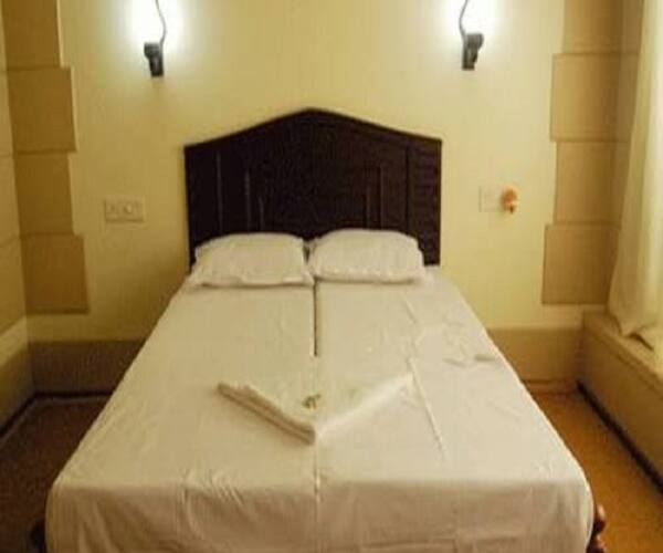 Bell boat two bed house boat, Alleppey 4