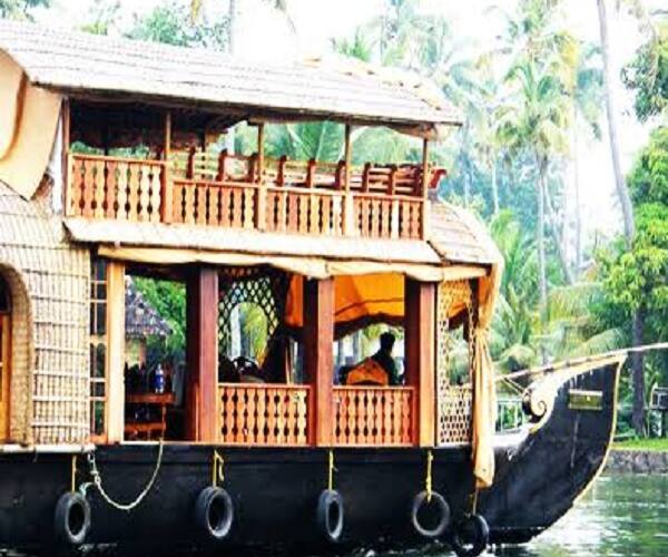 Bell boat three bed house boat, Alleppey 1