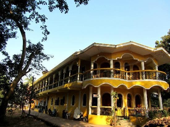 Lloyds Tourist Rooms, Goa 4
