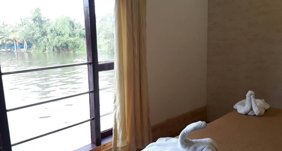 AMRITHA HOUSE BOAT 4, Alleppey 5