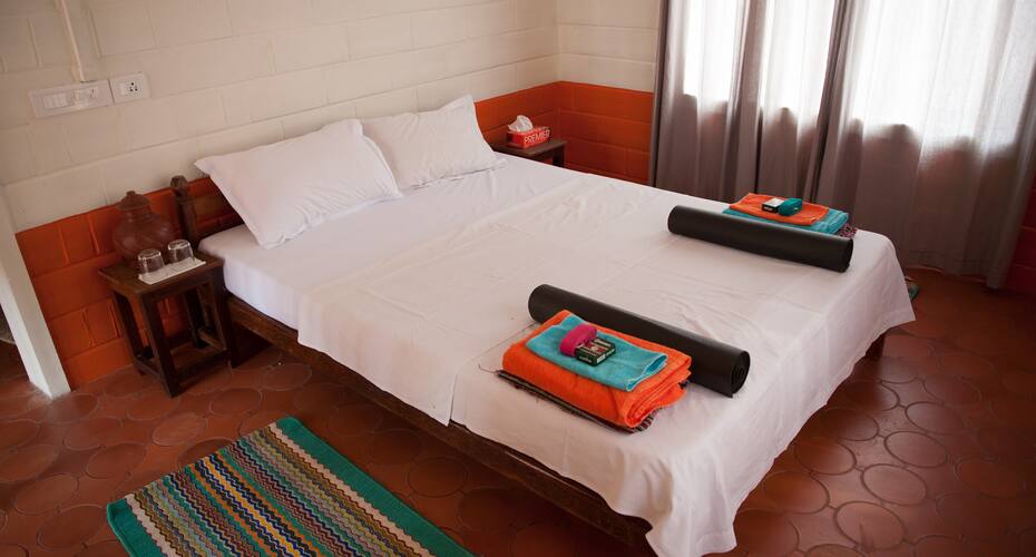 Chithira house boat one bed, Alleppey 1