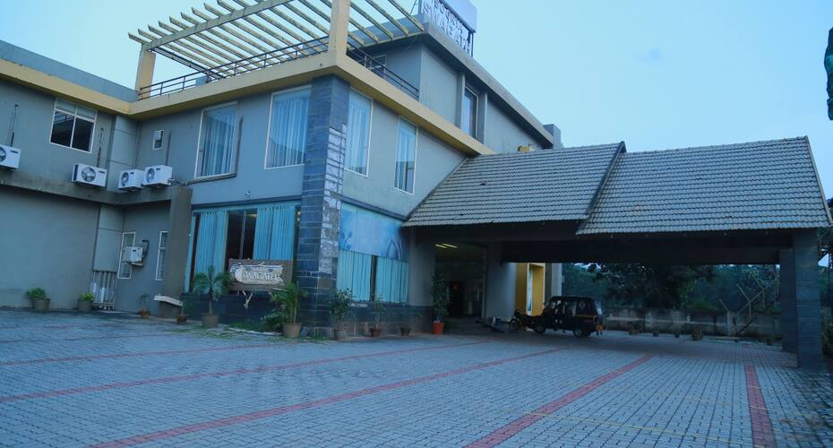 Hotel Soorya Swagath, Palakkad 1