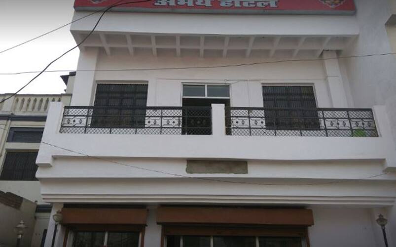 Abhay Hotel, Allahabad 1